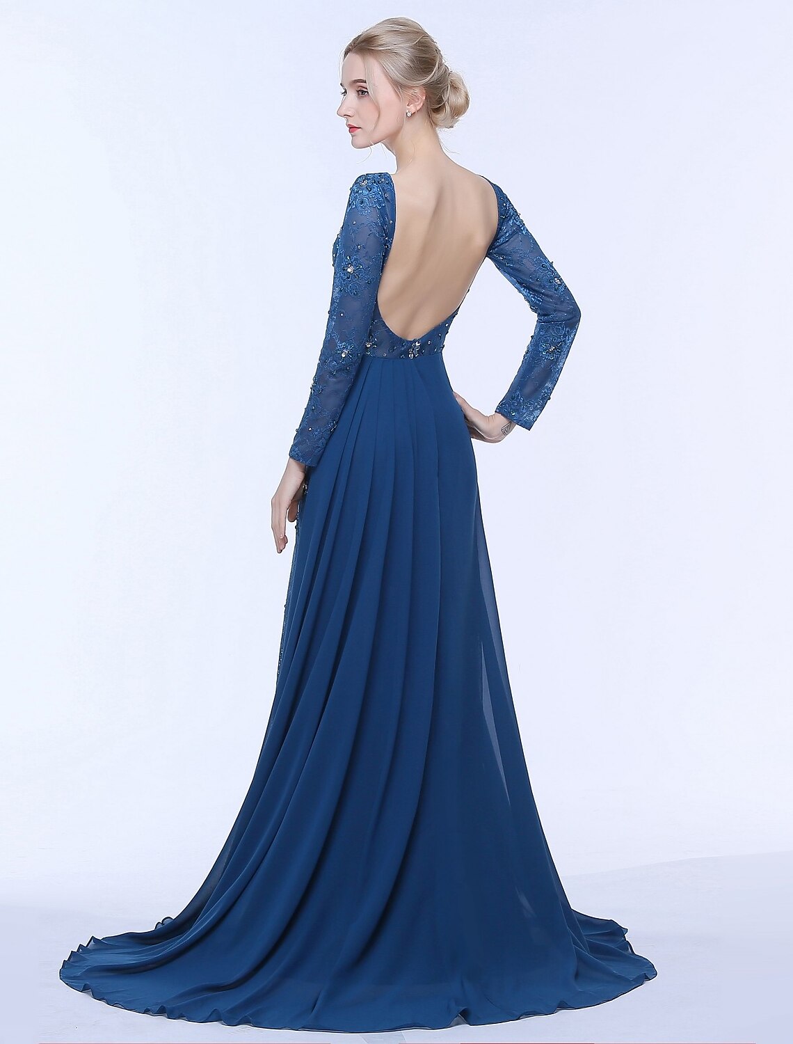 Abito da madre della sposa a trapezio, con splendida schiena scoperta, elegante scollo a cuore, strascico in chiffon, tulle, pizzo con perline, maniche lunghe, senza pizzo, arricciato, cristalli